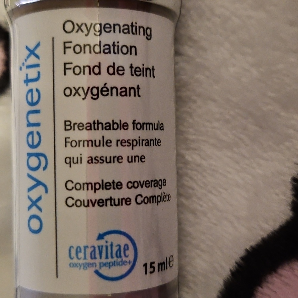 OXYGENETIX, oxygenating foundation makeup in beige, NEW, SEALED.